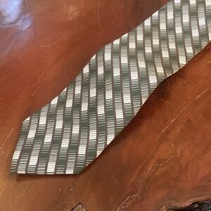 Vintage Andrew Frezza 💯% Silk Tie